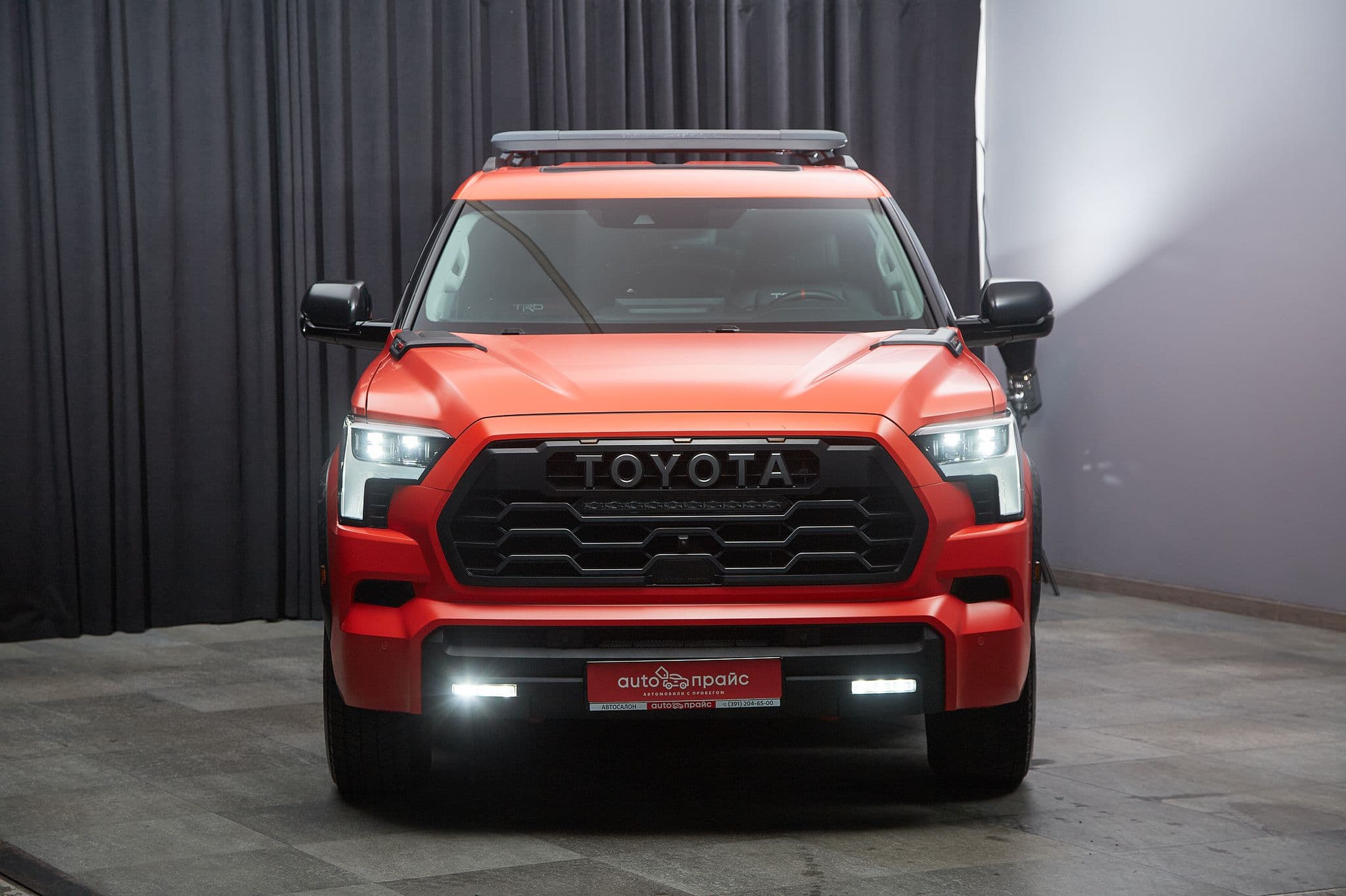 Toyota Sequoia - 2